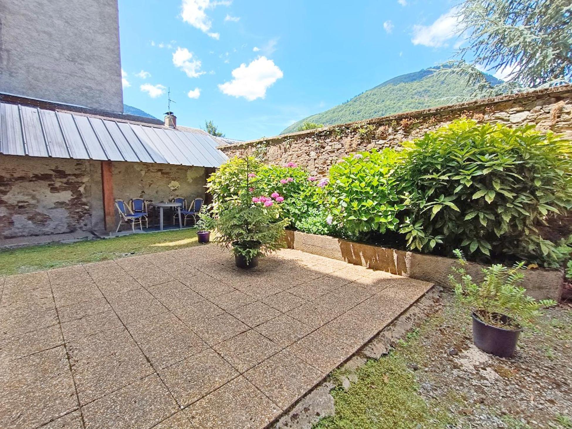 Le Nid D'oeillet, T3 Bis, Wifi, Jardin Commun * Bagneres-de-Luchon