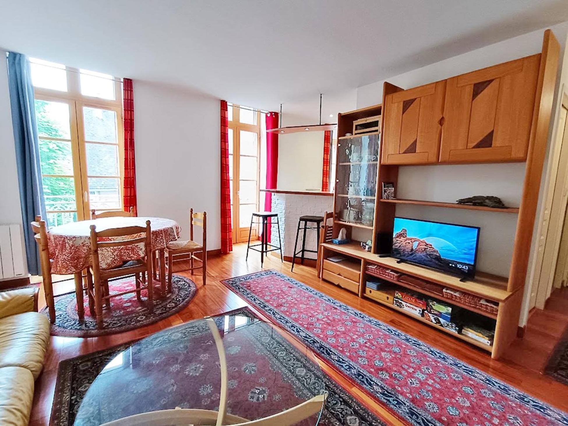 Le Nid D'oeillet, T3 Bis, Wifi, Jardin Commun * Bagneres-de-Luchon